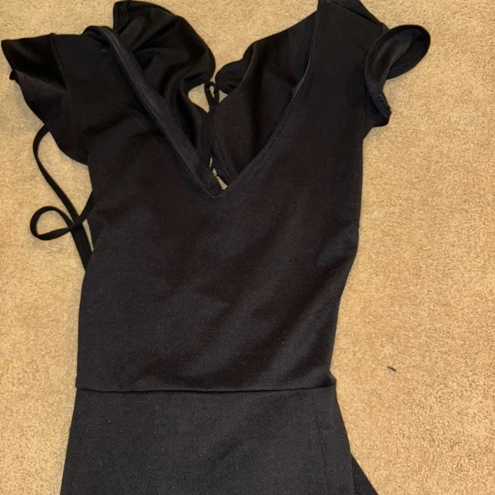 Black Midi Cocktail dress laced with back v cut neck line short sleeved - Picture 4 of 7